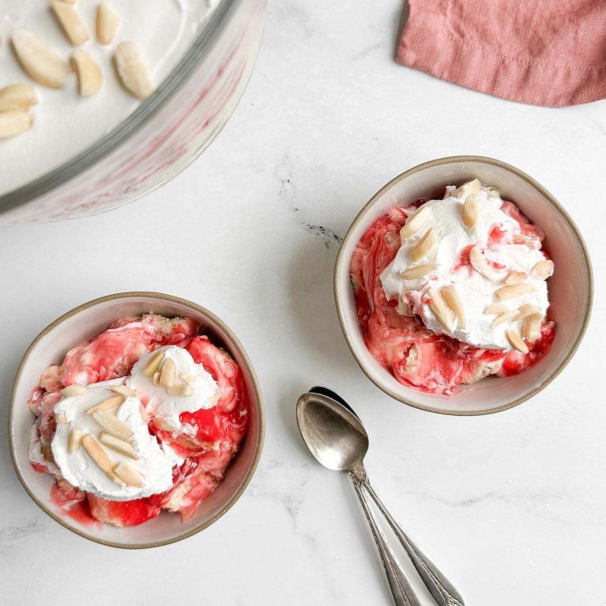 Easy Strawberry Shortcake Trifle: Perfect for Summer Parties